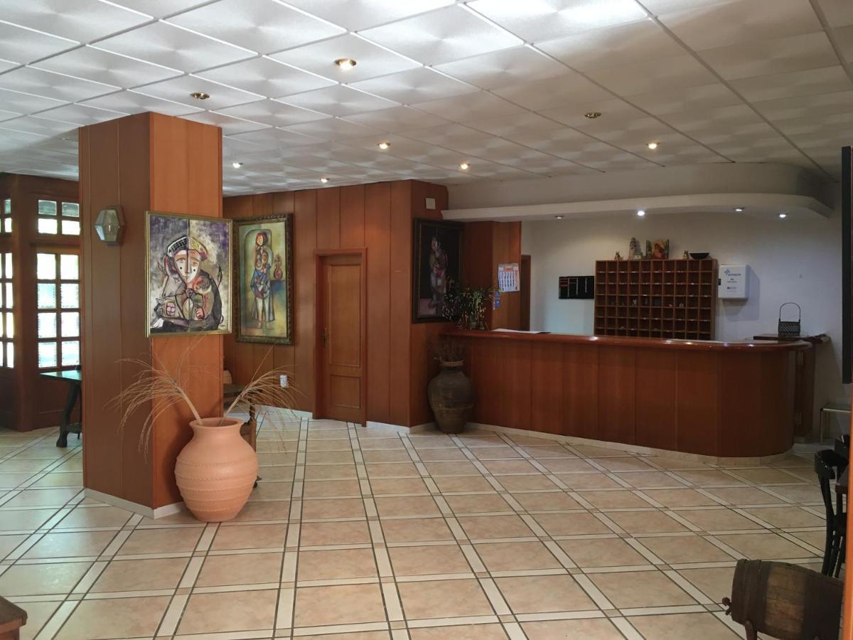 埃蒂菲西奥米拉斯耶拉酒店 奥罗佩萨德尔马 外观 照片
